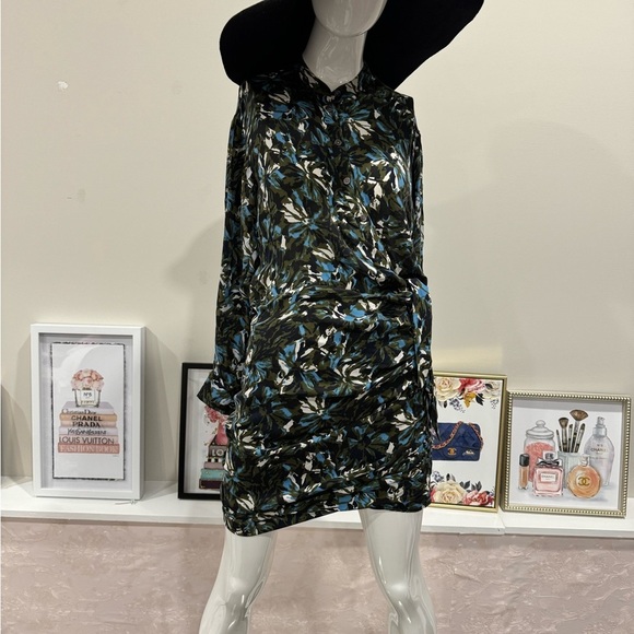 Veronica Beard Georgina Button
Front Silk Dress Green Knee Length
8 Pattern Sz 6 - Picture 3 of 11